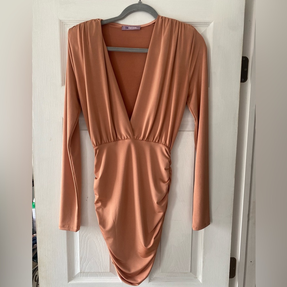 Ruched body con VICI dress - ginger - size small
